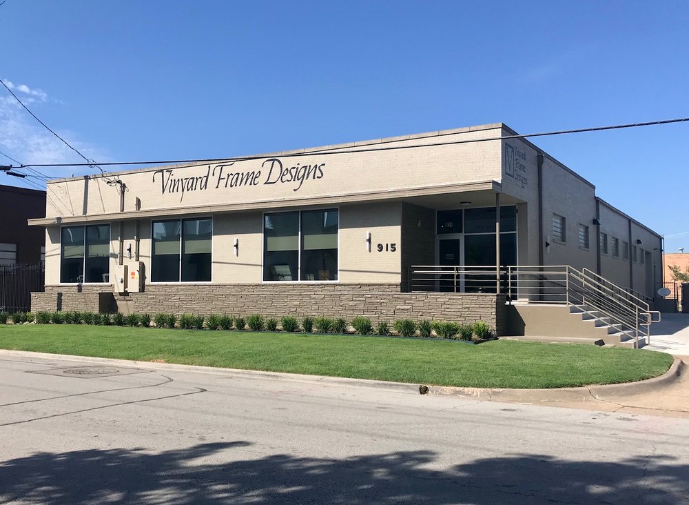 Vinyard Frame Designs building — 915 Dragon St, Dallas Design District